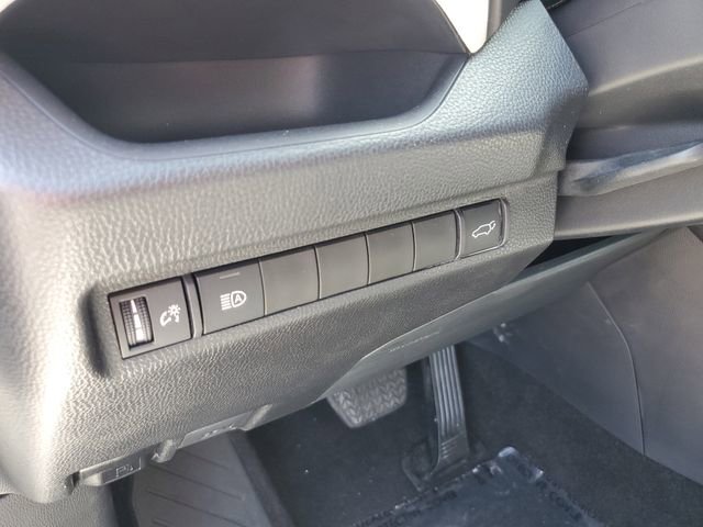 Used 2025 Toyota RAV4 XLE w/ Convenience Package FWD image 24