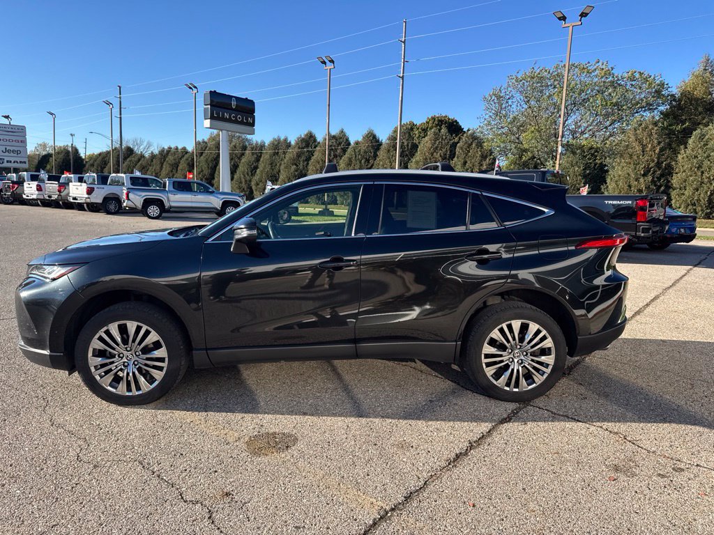 Used 2022 Toyota Venza XLE AWD/4WD image 6