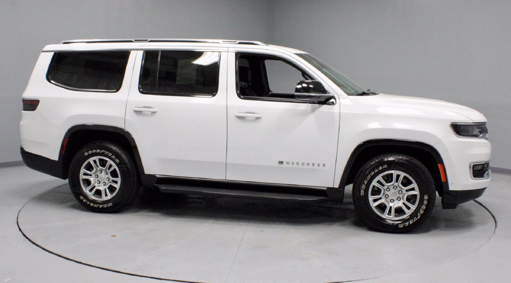 Used 2023 Jeep Wagoneer 2WD image 6