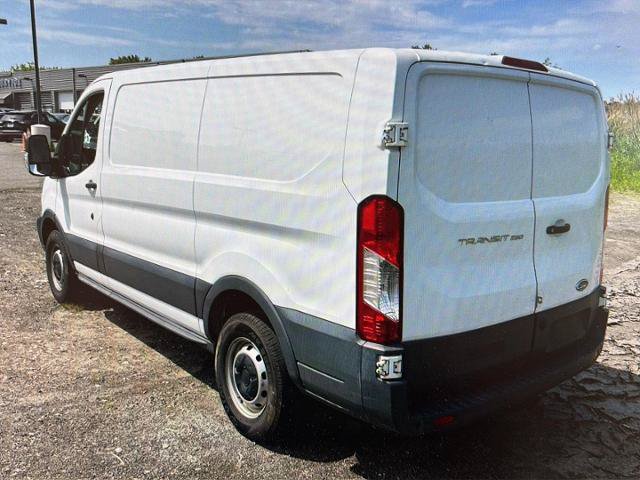 Certified 2018 Ford Transit 250 130 Low Roof RWD image 7