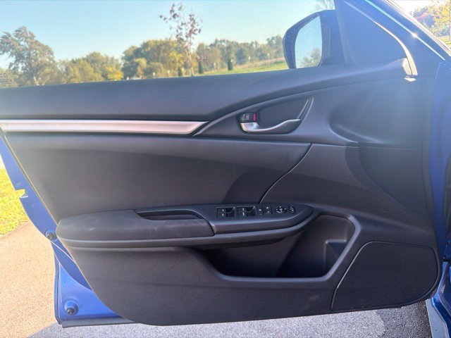 Used 2018 Honda Civic Sport image 15