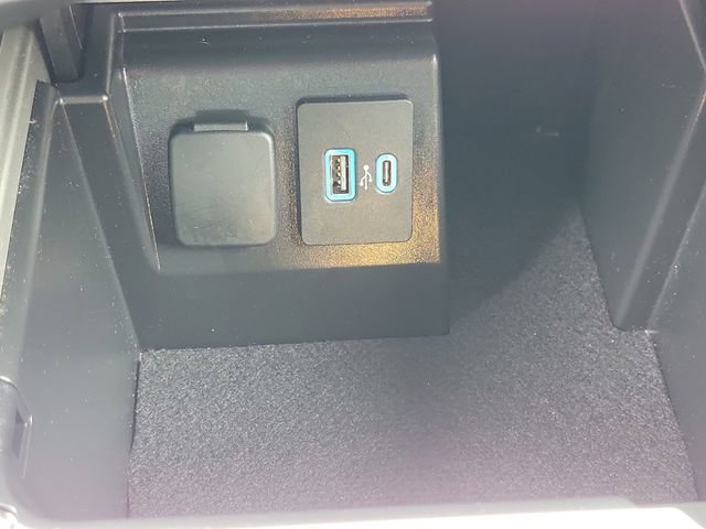 Certified 2024 Ford Explorer XLT w/ Equipment Group 202A image 24