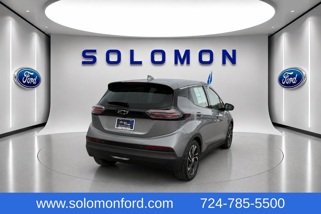 Used 2023 Chevrolet Bolt LT w/ Infotainment Package FWD image 5