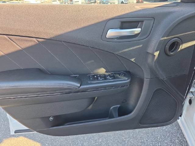 Used 2019 Dodge Charger SXT w/ Blacktop Package RWD image 9