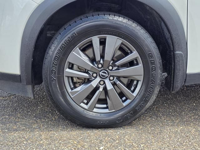 Used 2022 Nissan Pathfinder SV FWD image 31