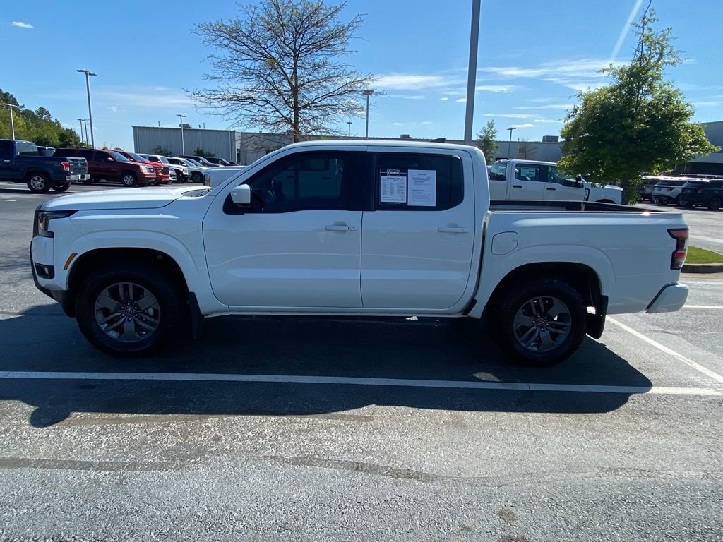 Used 2025 Nissan Frontier SV w/ SV Convenience Package image 2