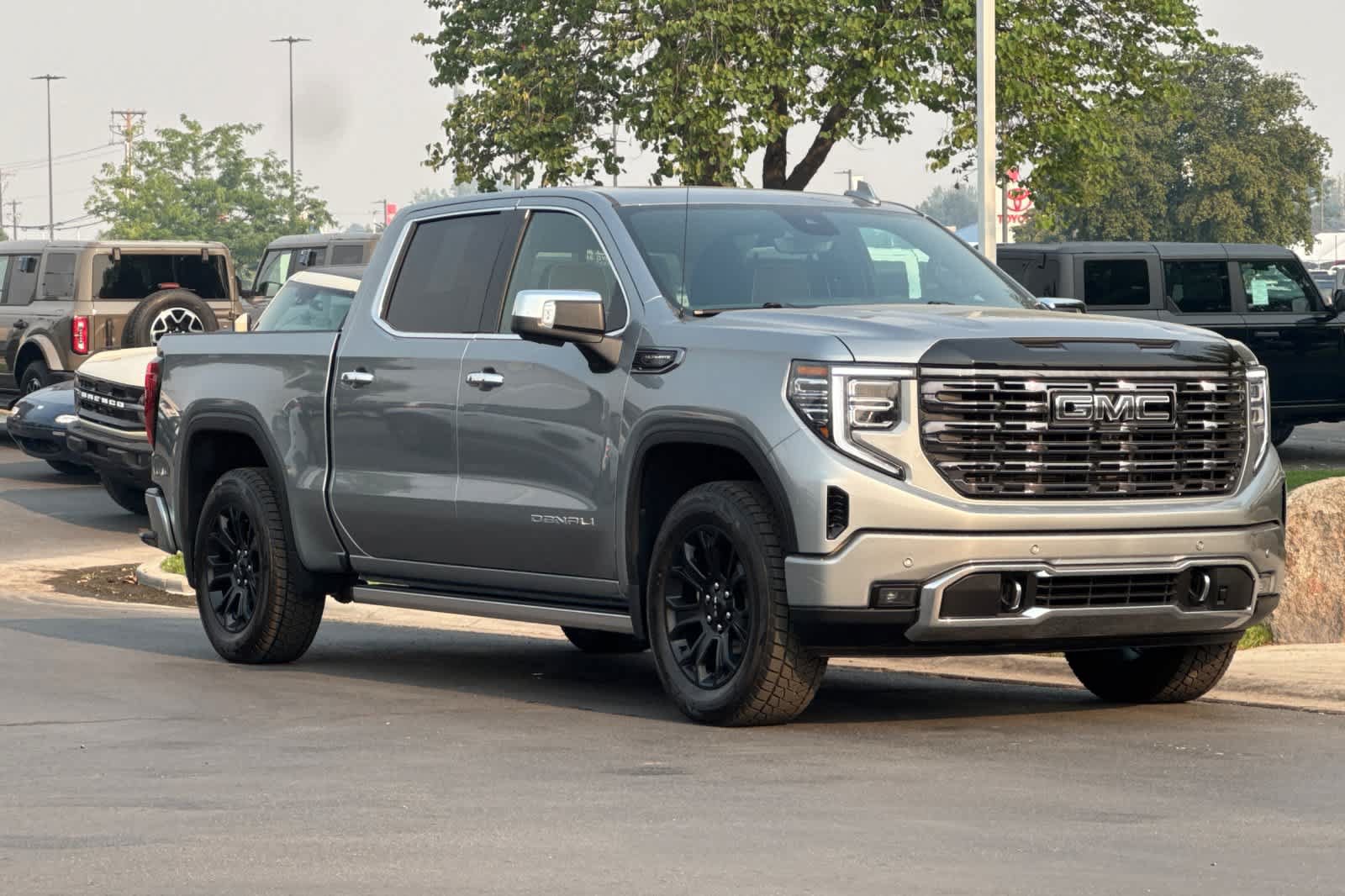 Used 2026 GMC Sierra 1500 Denali Ultimate AWD/4WD image 9