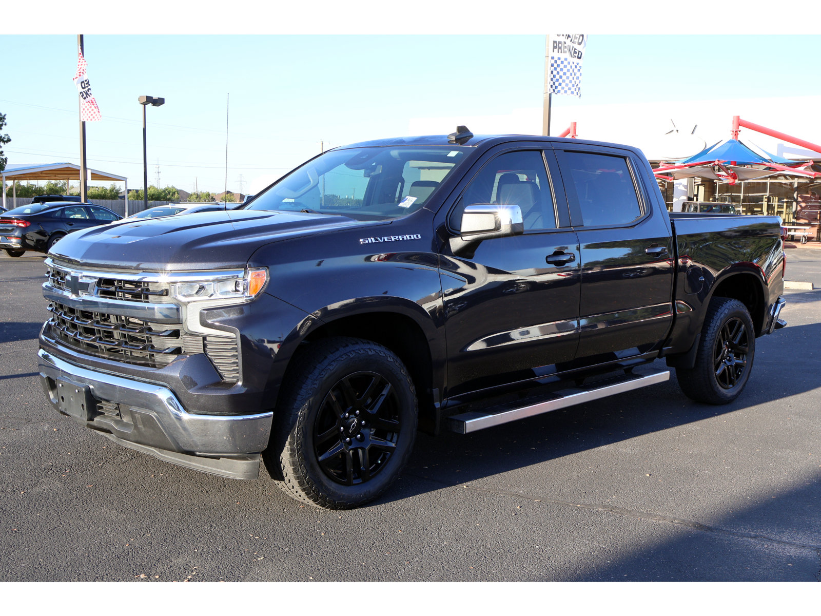 Used 2024 Chevrolet Silverado 1500 LT RWD image 9