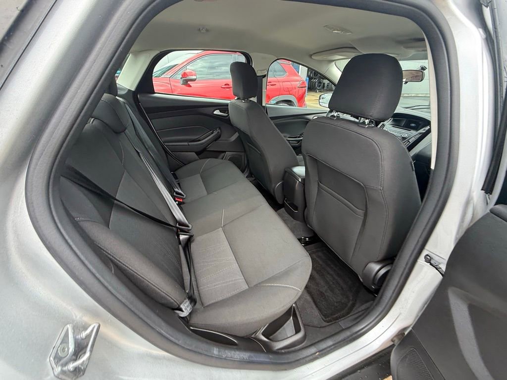 Certified 2017 Ford Focus SE FWD image 15