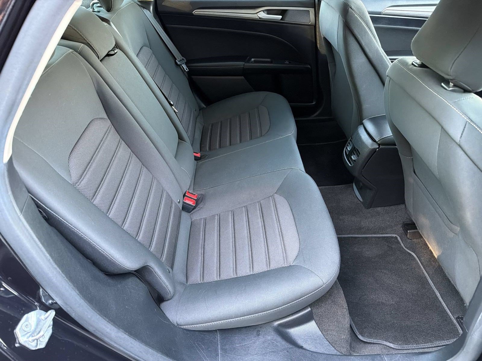 Certified 2020 Ford Fusion SE FWD image 30