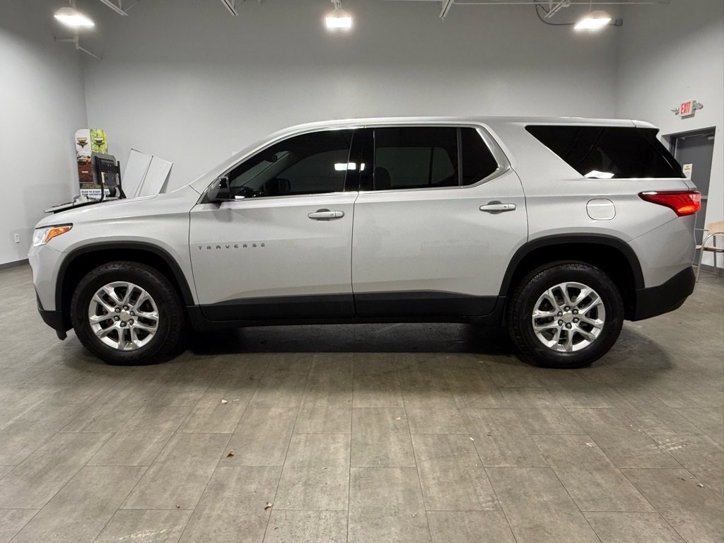 Used 2021 Chevrolet Traverse LS image 7