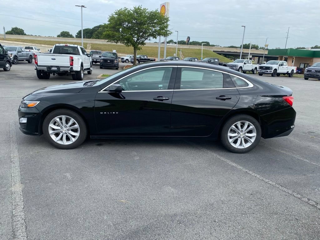 Used 2025 Chevrolet Malibu LT FWD image 4