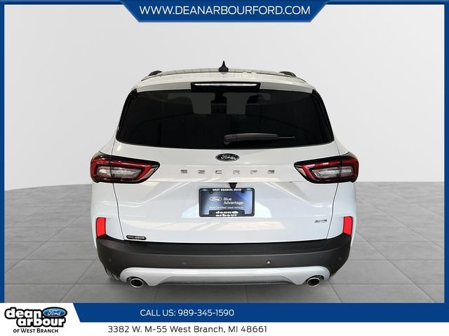 Certified 2025 Ford Escape SE FWD image 3