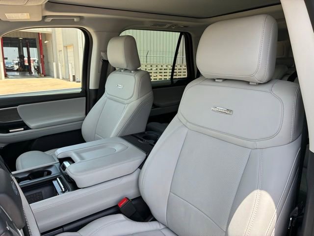 Certified 2025 Ford Expedition Max Platinum AWD/4WD image 8