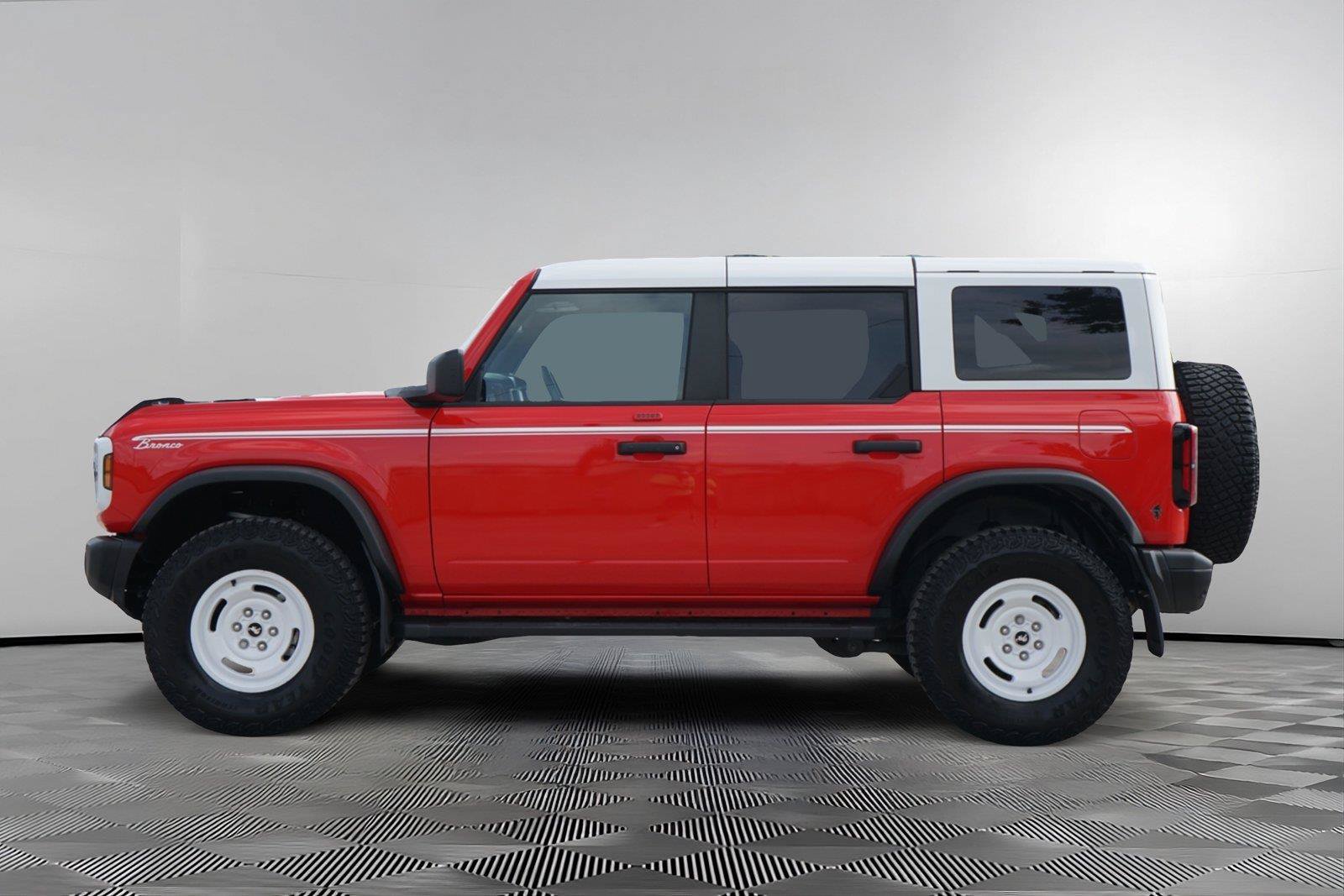 Certified 2023 Ford Bronco Heritage Edition AWD/4WD image 7