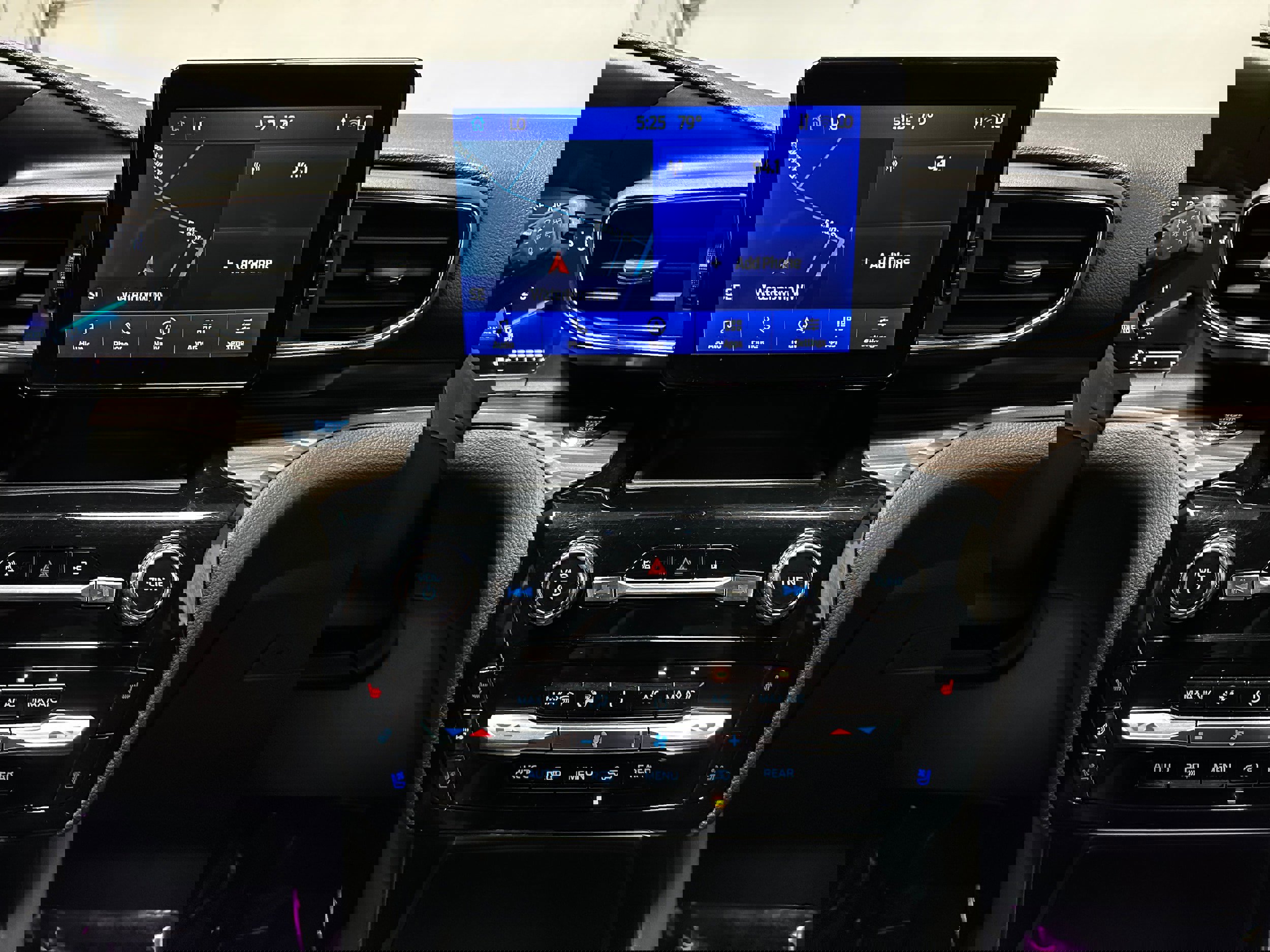 Certified 2023 Ford Explorer Limited w/ Equipment Group 301A image 21