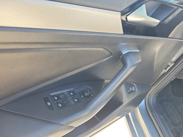 Used 2020 Volkswagen Jetta R-Line FWD image 20