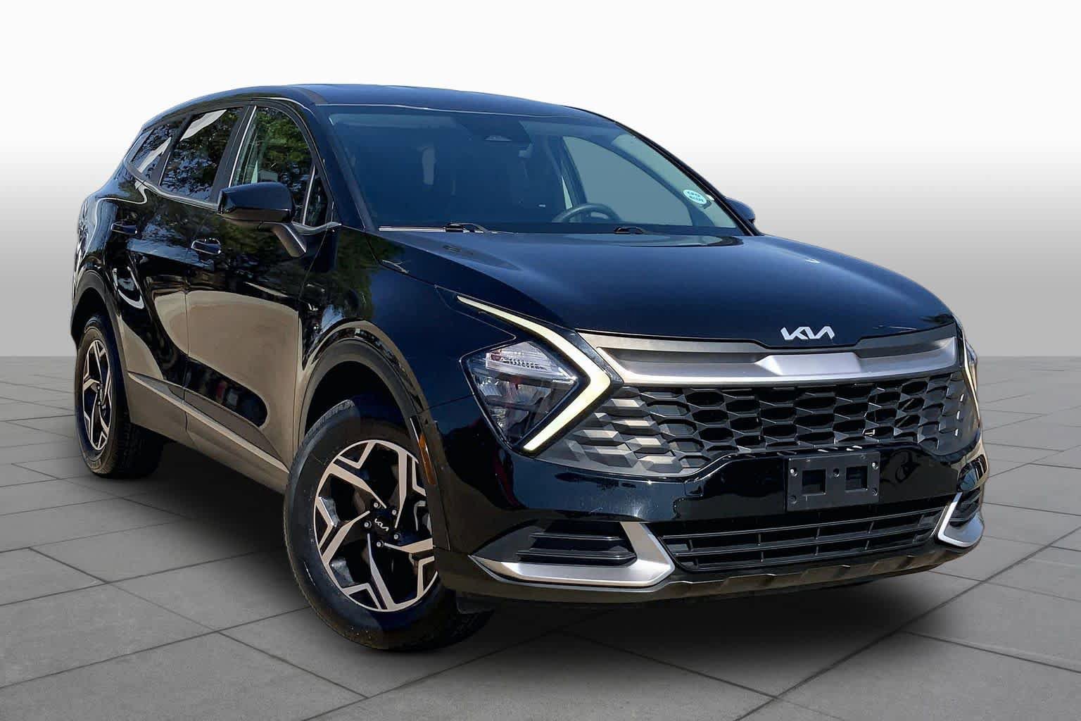 Used 2023 Kia Sportage LX AWD/4WD image 3