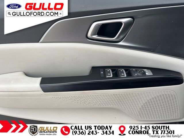 Used 2023 Kia Carnival LX FWD image 19