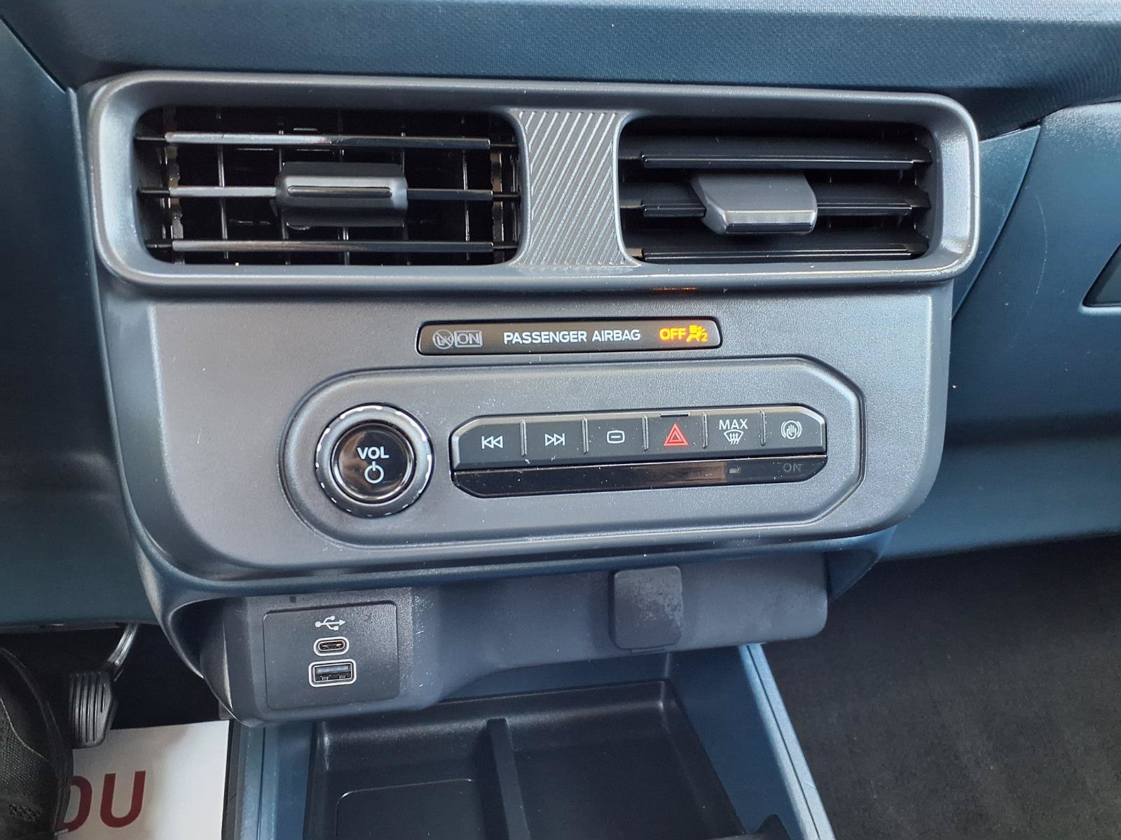 Certified 2025 Ford Maverick XL FWD image 24