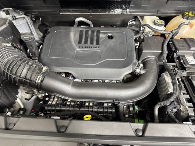 Used 2022 GMC Acadia SLT w/ Technology Package AWD/4WD image 9