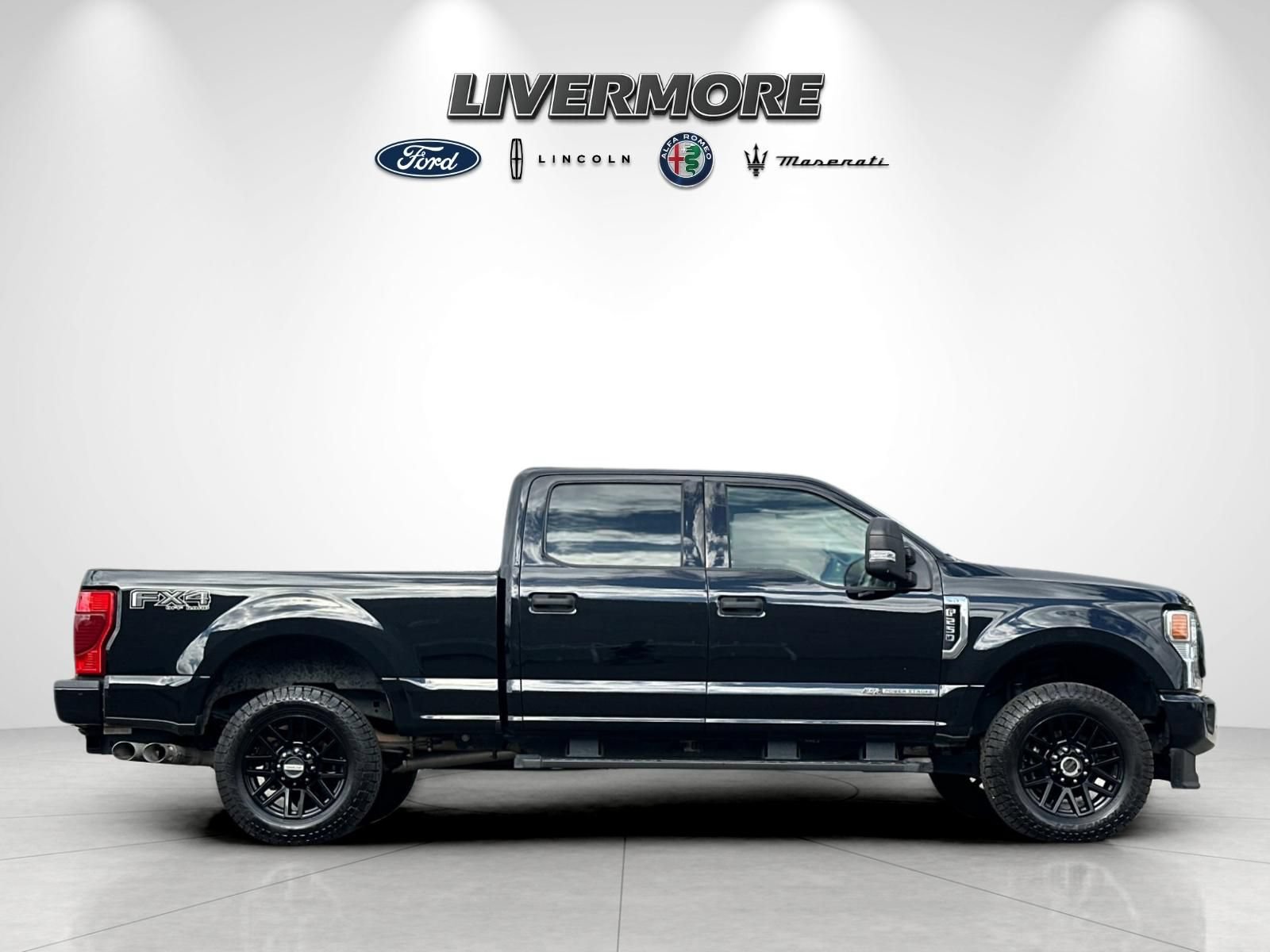 Certified 2022 Ford F250 XLT w/ Black Appearance Package AWD/4WD image 2