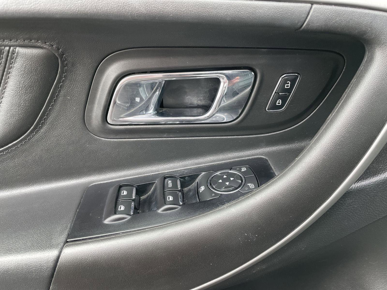 Certified 2018 Ford Taurus SEL w/ Equipment Group 201A FWD image 10