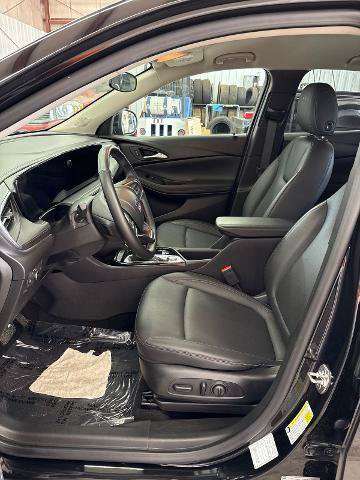 Used 2024 Buick Encore GX Sport Touring w/ Comfort Package FWD image 9