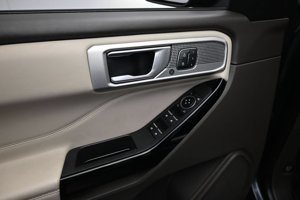 Certified 2023 Ford Explorer Platinum AWD/4WD image 11