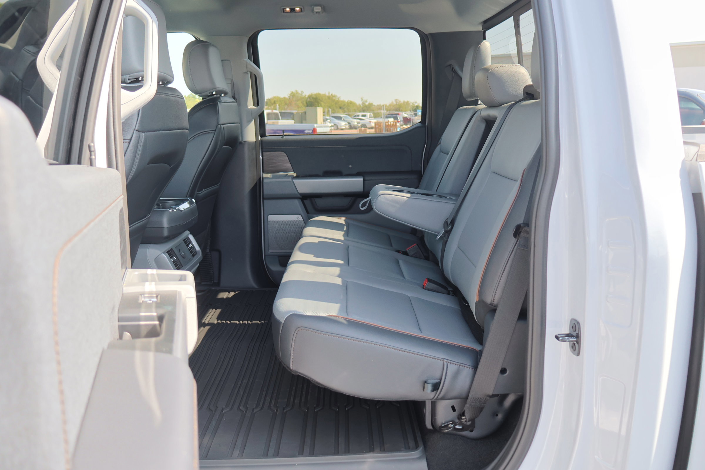 Certified 2025 Ford F150 Lariat w/ Equipment Group 501A Mid image 33