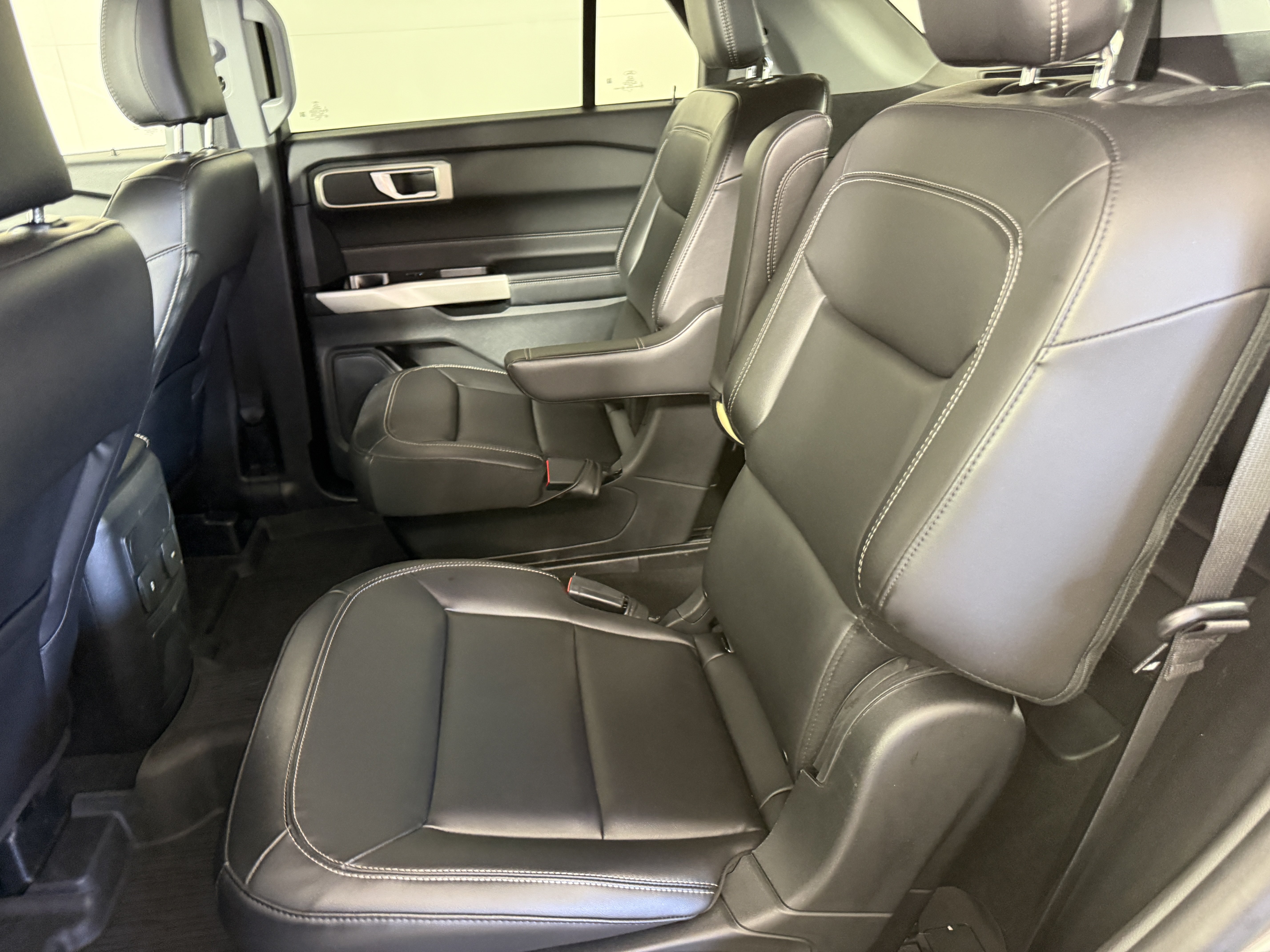 Certified 2023 Ford Explorer XLT w/ Equipment Group 202A AWD/4WD image 14