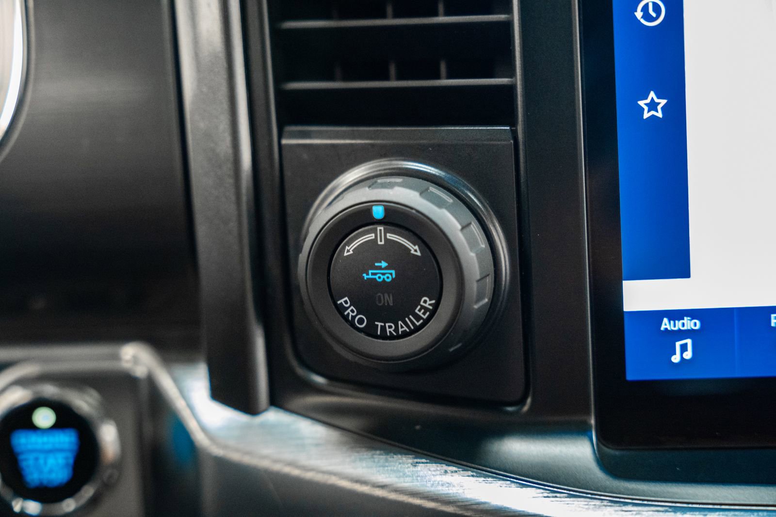 Certified 2022 Ford F150 Lariat w/ Equipment Group 502A High image 32