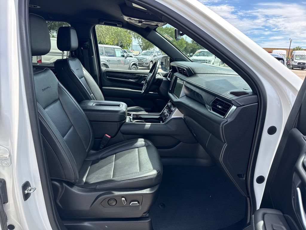 Used 2022 GMC Yukon Denali RWD image 26
