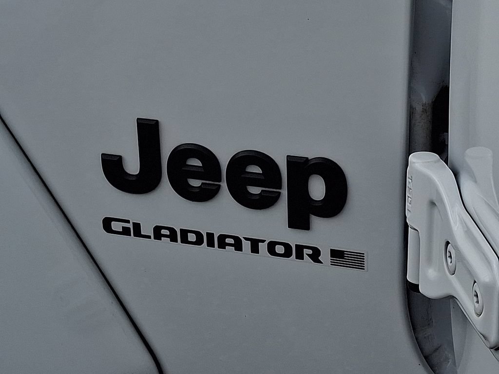 Used 2023 Jeep Gladiator Overland AWD/4WD image 31