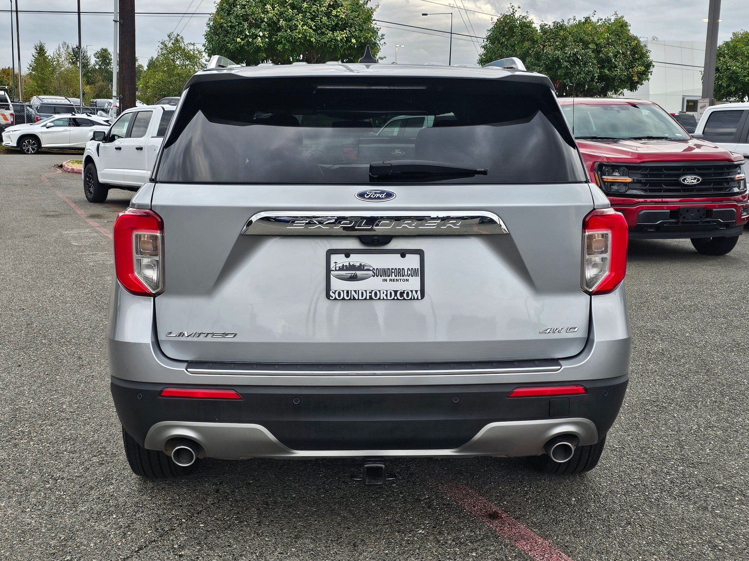 Certified 2023 Ford Explorer Limited AWD/4WD image 6