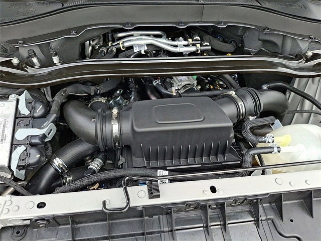 Certified 2025 Ford Explorer ST image 30