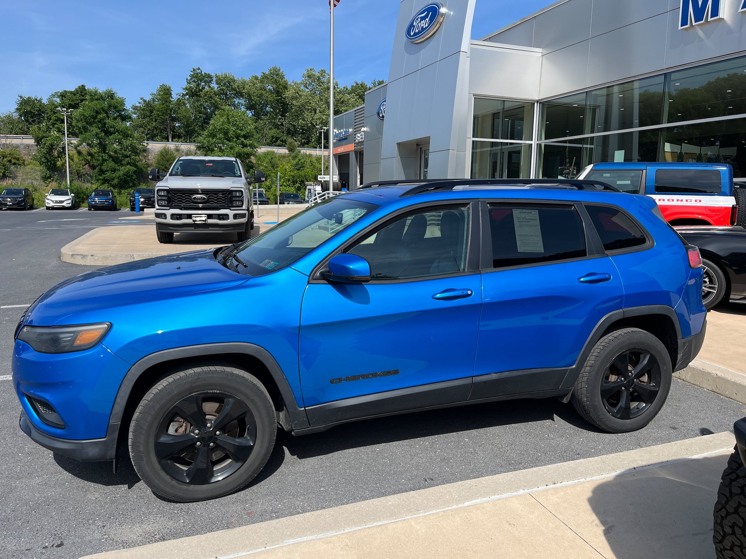 Used 2020 Jeep Cherokee Latitude Plus AWD/4WD image 6