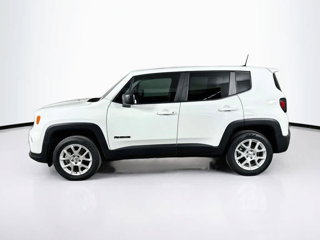 Used 2023 Jeep Renegade Latitude AWD/4WD image 3