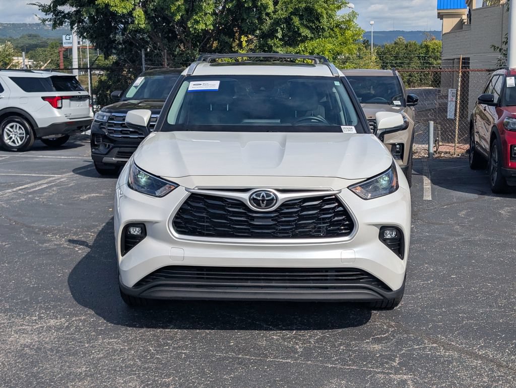 Used 2022 Toyota Highlander XLE FWD image 8