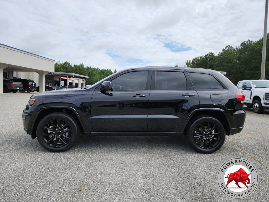 Used 2020 Jeep Grand Cherokee Altitude RWD image 2