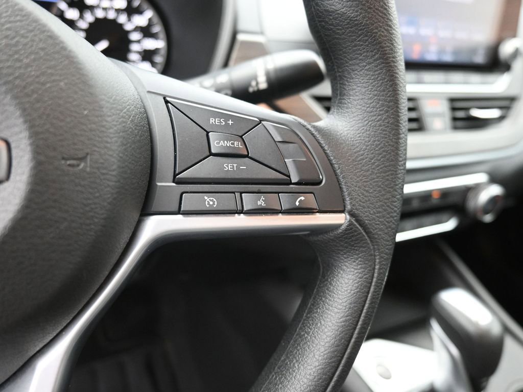 Used 2025 Nissan Altima 2.5 SV image 28