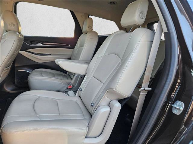 Used 2018 Buick Enclave Essence FWD image 16