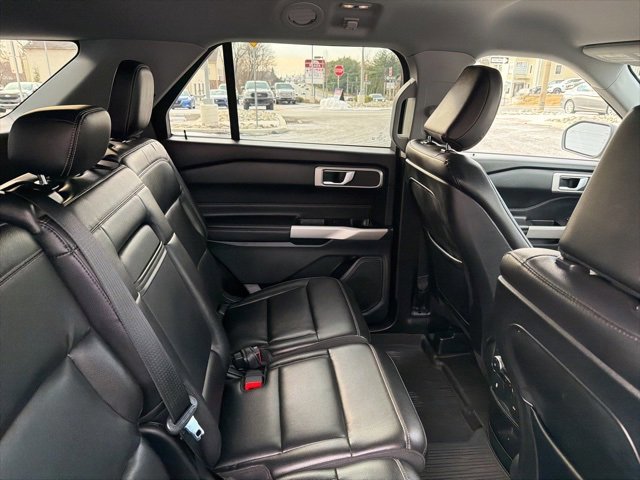 Certified 2020 Ford Explorer XLT w/ Equipment Group 202A image 34
