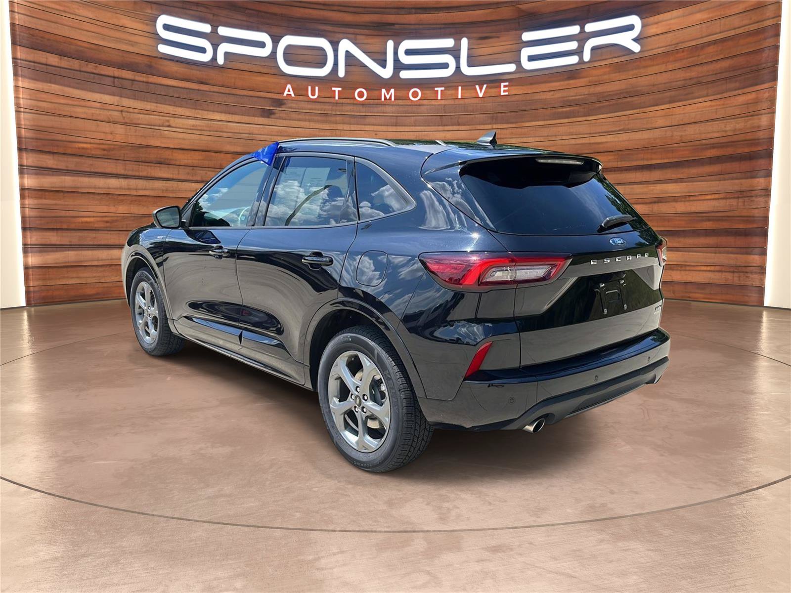 Certified 2023 Ford Escape ST-Line w/ Tech Pack #1 AWD/4WD image 3
