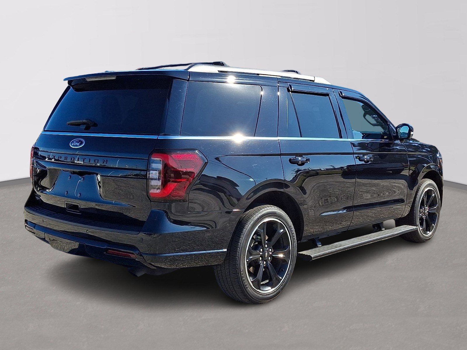 Certified 2024 Ford Expedition Limited AWD/4WD image 6