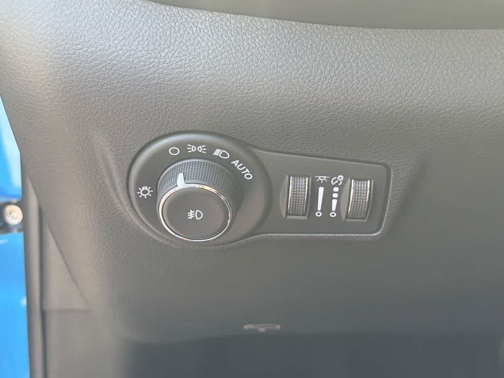 Used 2026 Jeep Compass Limited AWD/4WD image 31