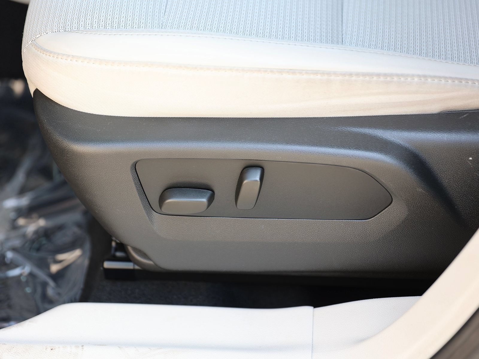 Used 2022 Buick Envision Preferred AWD/4WD image 18