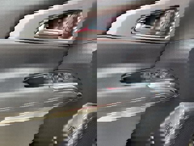 Used 2024 Chevrolet Traverse LT w/ Midnight/Sport Edition image 42