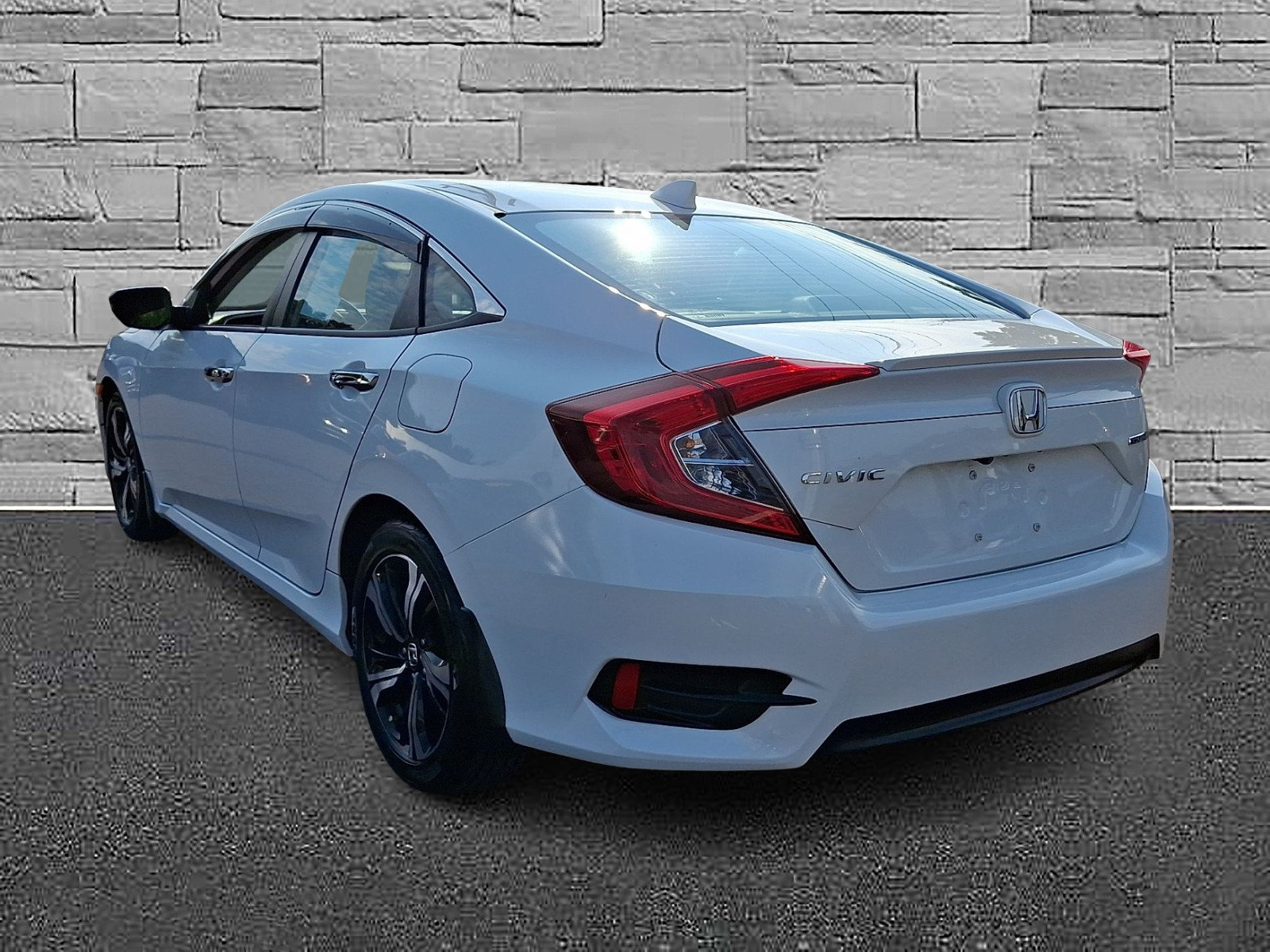 Used 2017 Honda Civic Touring image 8