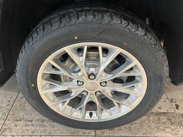 Used 2021 Jeep Grand Cherokee L Summit w/ Luxury Tech Group V image 32